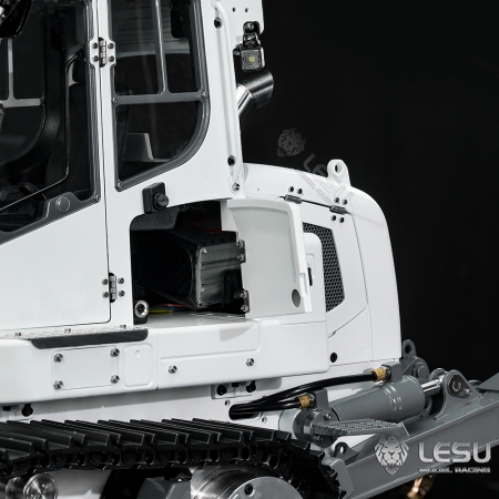 RC Lesu Racing 1:14 Laderaupe mit Reißzahn und Paladin PL18 weiß